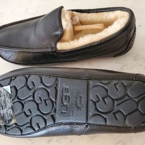 UGG Ascot Leather Slippers for Men Black Size 9